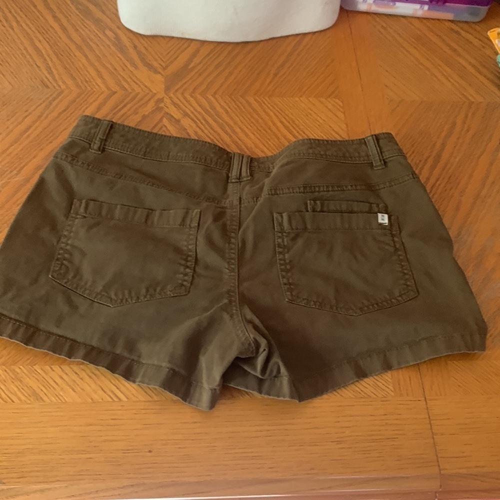 𝅺EUC army green shorts - Picture 4 of 6